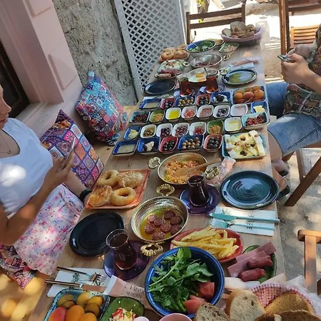 Nadide Breakfast&room