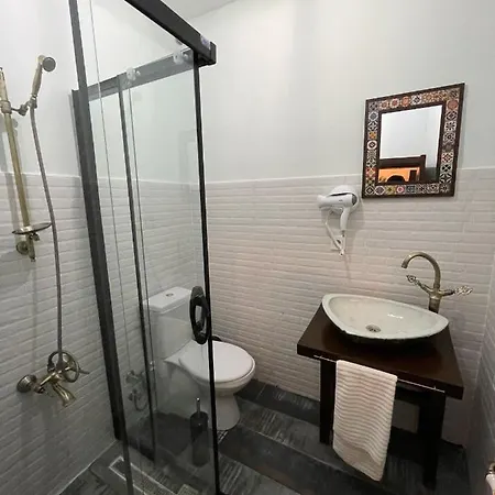 فندق Nadide Breakfast&room *