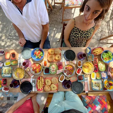 Nadide Breakfast&room * ألاتشاتي